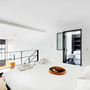 Cmg Faubourg Saint-martin , Paris France